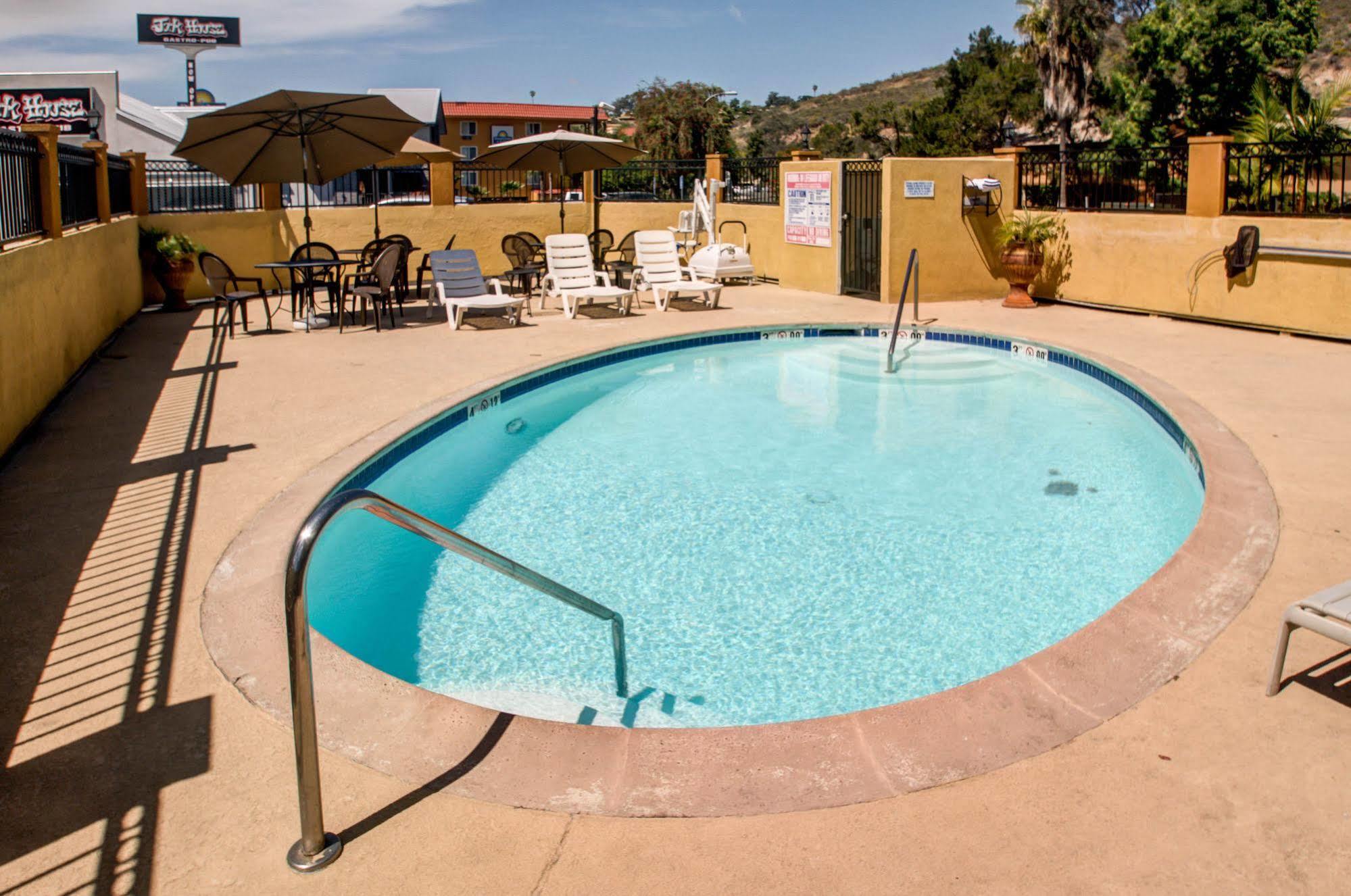Rodeway Inn San Diego Near Sdsu Bagian luar foto